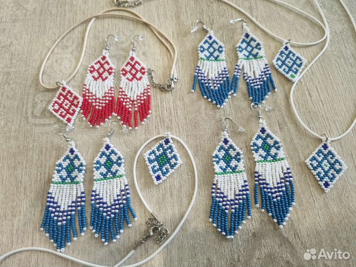 Серёжки, кулон, браслет чувашские из бисера