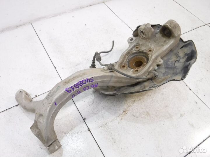 Кулак передний правый 4F0407254E