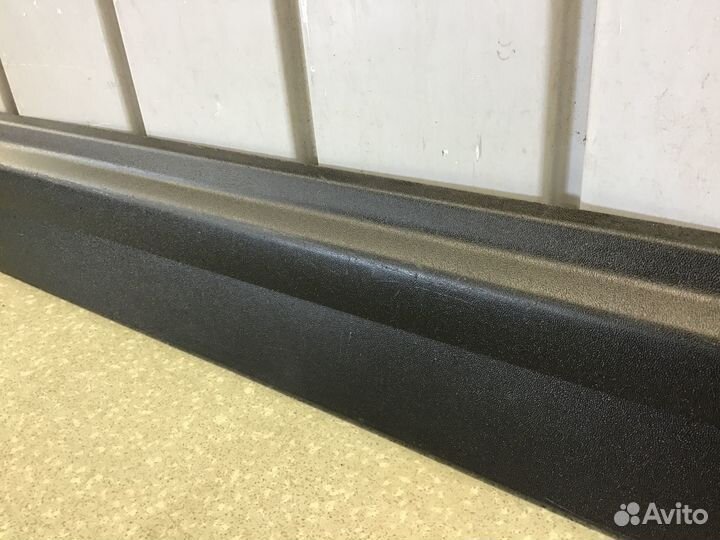 Накладка двери передней левой Kia Sorento II 2009