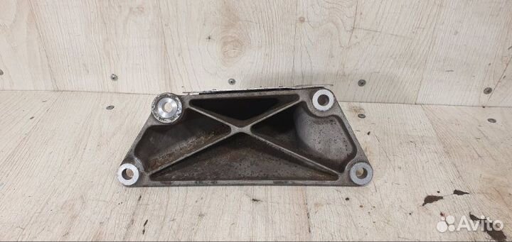 Кронштейн двигателя правый Bmw X3 E83