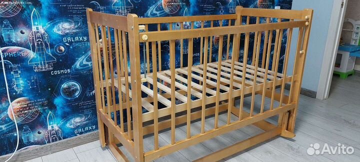 Кроватка-маятник