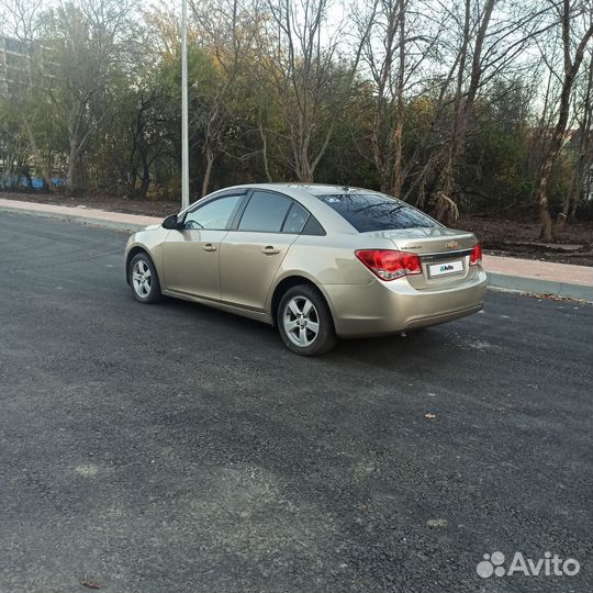 Chevrolet Cruze 1.8 AT, 2011, 206 000 км