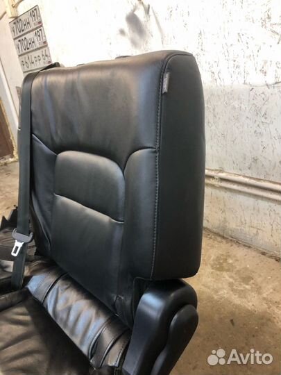 Сиденья второго ряда Toyota LC 200