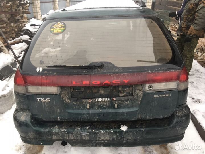 Крышка багажника Субару