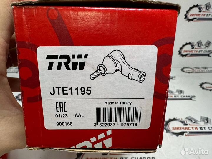 Наконечник рулевой тяги правый TRW JTE1195 Duster