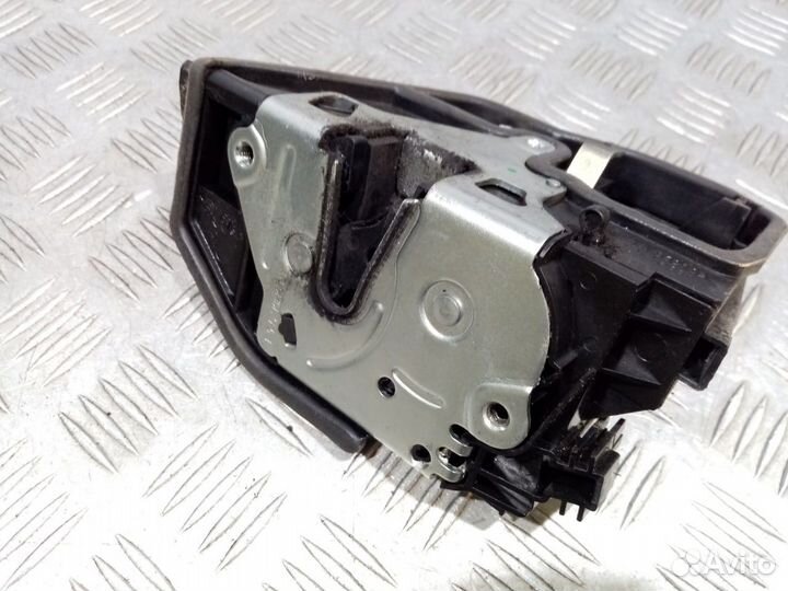 Б/У Замок двери задней левой BMW#005