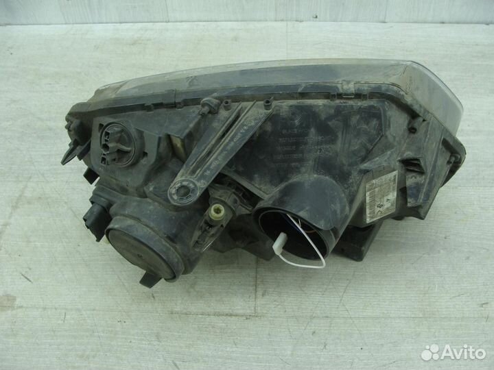 Фара левая Renault Duster