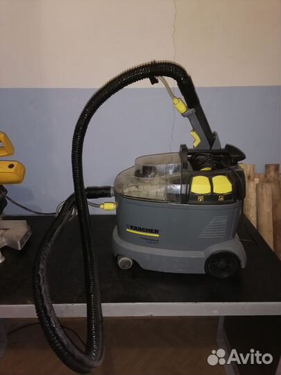 Моющий пылесос Karcher puzzi 8 1