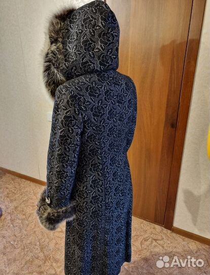 Пальто женское зимнее размер L