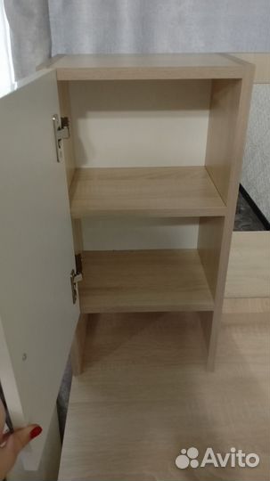 Туалетный столик с зеркалом