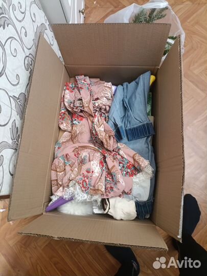 Коробка с одеждой