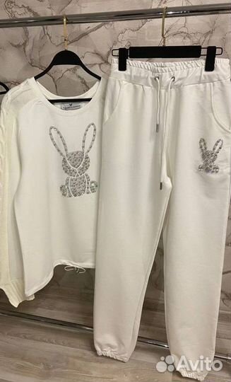 Спортивный костюм женский