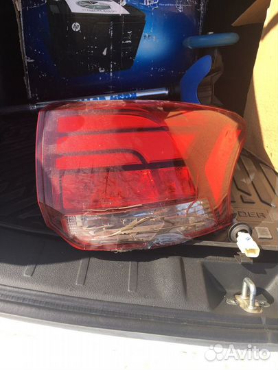 Продам задний фонарь на outlander