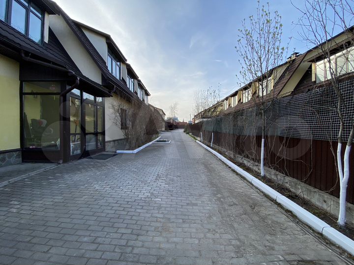 Таунхаус 250 м² на участке 6 сот.