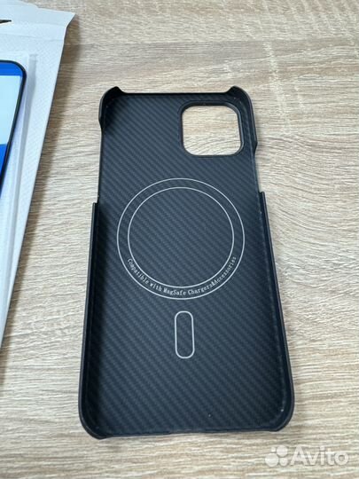 Карбоновый чехол на 12 pro и защитное стекло