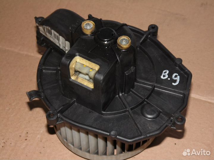 Моторчик печки в сборе Пежо Ситроен Б9