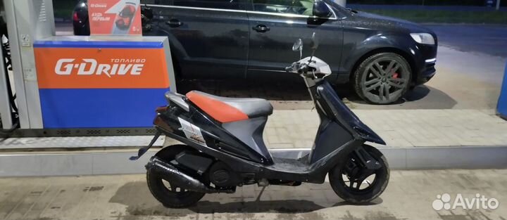 Скутер Suzuki Adress 100