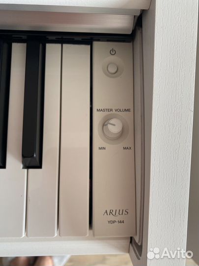Цифровое пианино yamaha arius ydp-144