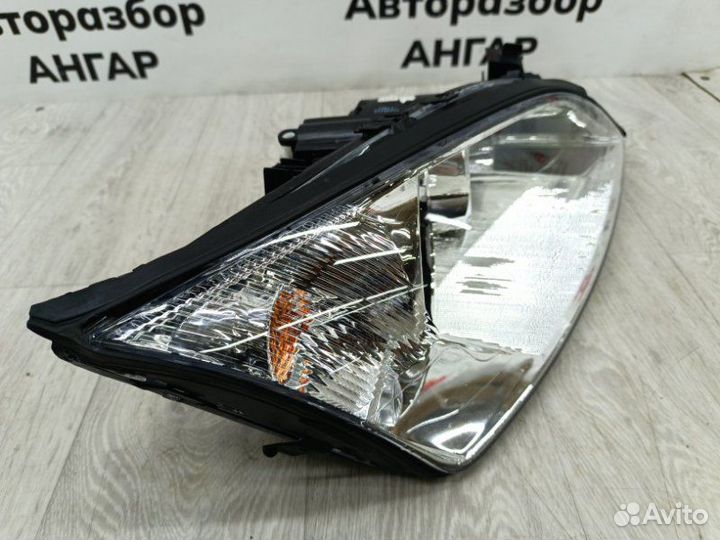 Фара передняя правая Ford Mondeo 3 седан 2.0L