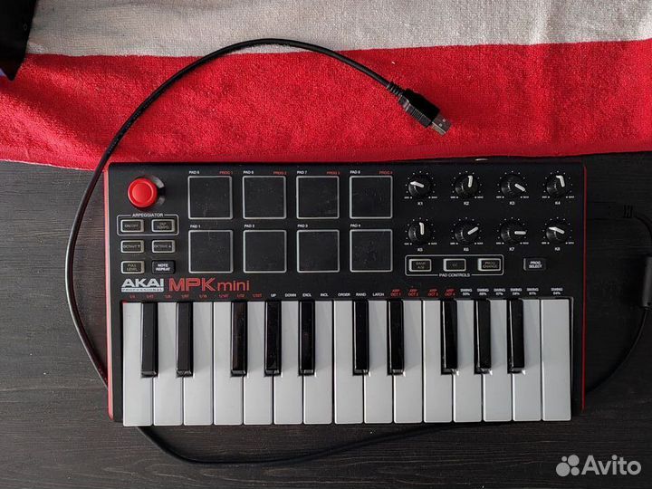 Akai PRO MPK mini MK2 midi-клавиатура