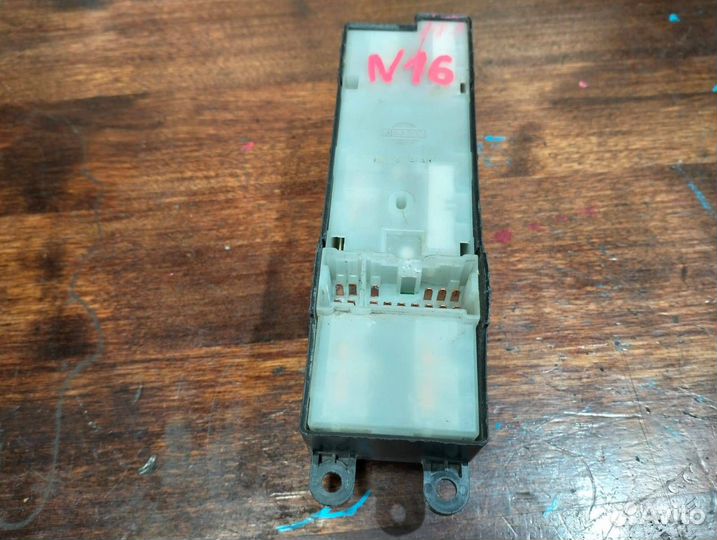 Блок управления стеклоподъемником Nissan AlmeraN