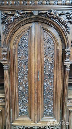 Эксклюзивный уникальный буфет в стиле ренессанс