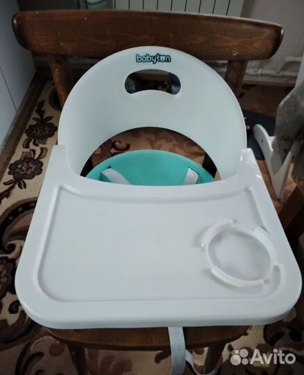 Стульчик бустер babyton для кормления
