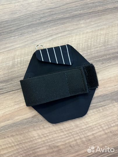 Чехол на телефон на руку для бега Reebok