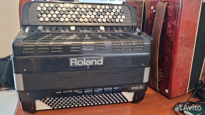 Баян Roland, модель номер 7