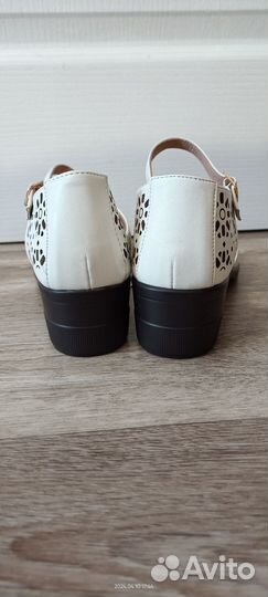 Босоножки женские 39 размер новые
