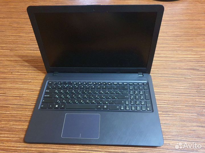 Современный ультрабук Asus 15,6/i3-7th/8гб/SSD