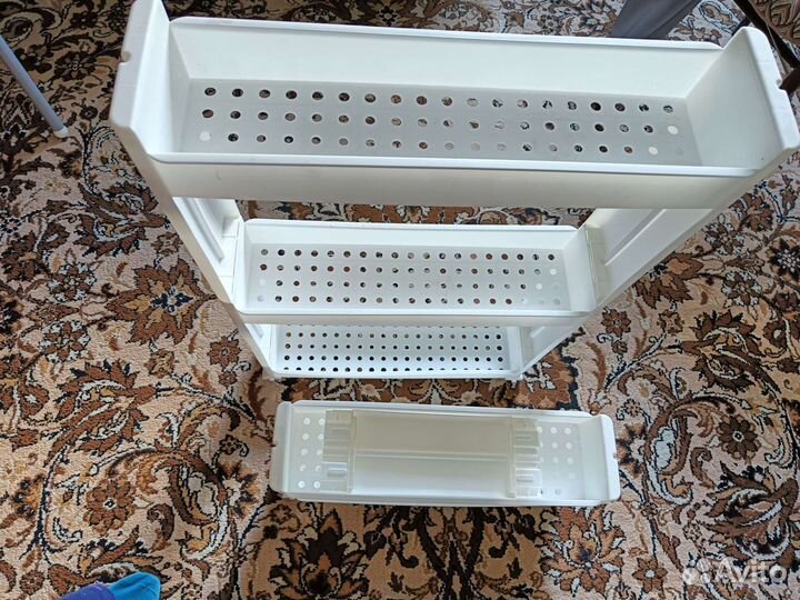 Этажерка на колесиках узкая