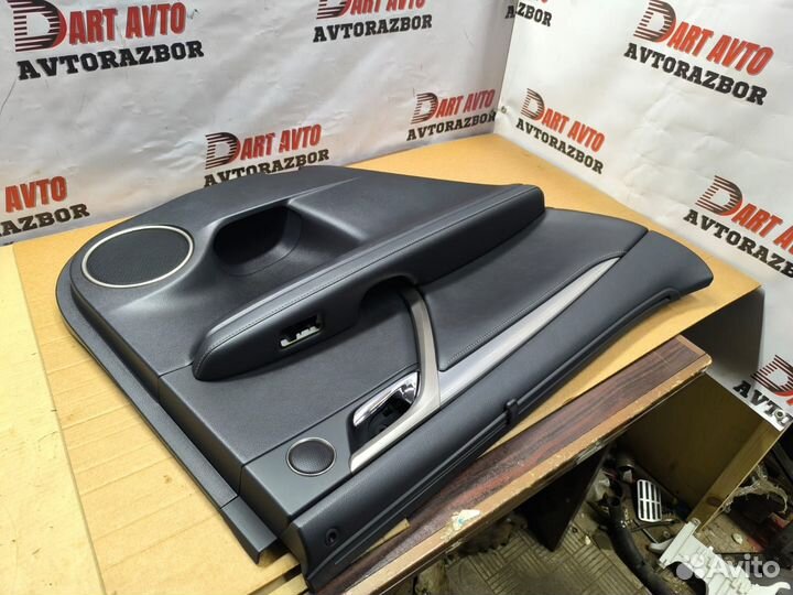 Обшивка задней левой двери Lexus RX 4