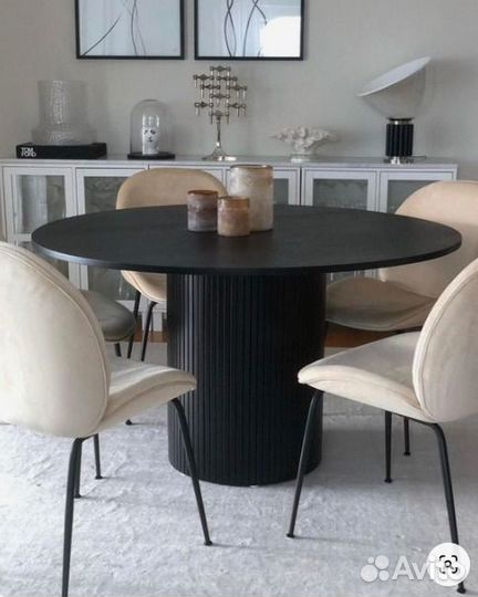 Стол круглый дизайнерский сатин матовый