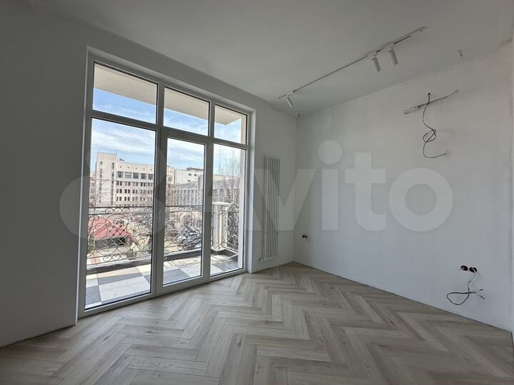 2-к. квартира, 76 м², 3/10 эт.