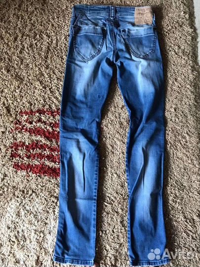 Джинсы