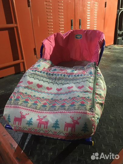 Детские санки с колесами с чехлом