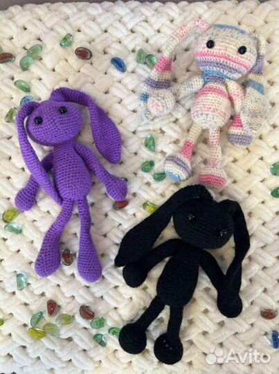 Зайчики японские длинноухие игрушки вязаные