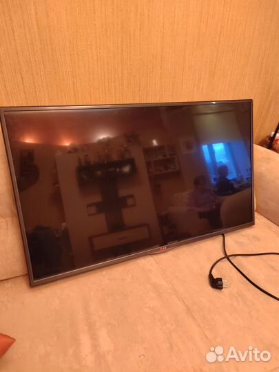Продам smart телевизор