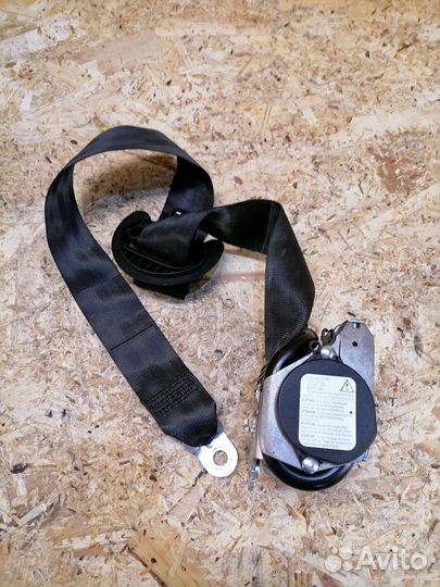 Ремень безопасности левый Volkswagen Golf 6