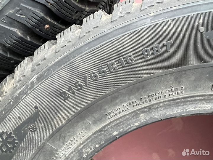Kumho I'Zen KW22 215/65 R16