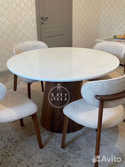 Стол обеденный. Стулья