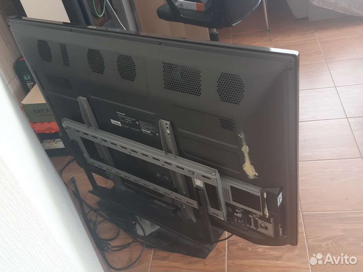 Огромный телевизор Panasonic tx-pr50u10