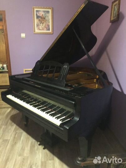Рояль кабинетный