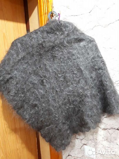 Пуховые шали и шарфы из мохера