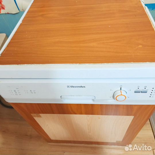 Продам посудомоечную машину