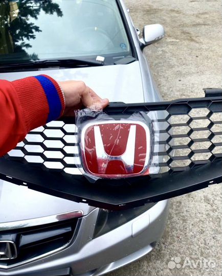 Комплект красных эмблем для Honda Accord 7