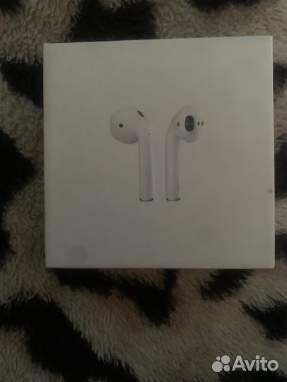 AirPods 2 With Wireless MagSafe Charging Case