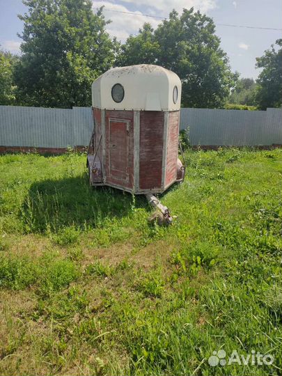 Прицеп коневоз