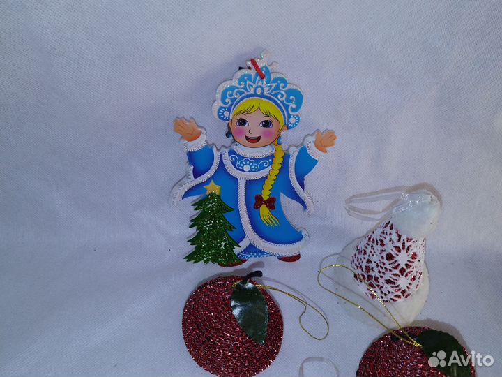 Набор украшений на елку - красный + 3 шишки